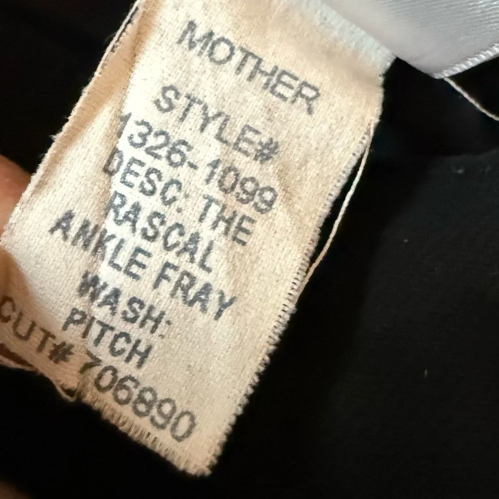 MOTHER Denim The Rascal Ankle Fray Straight Leg Jeans Pitch Black Women’s 28 - Picture 15 of 15